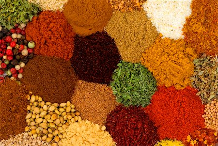 simsearch:693-08127317,k - Healthy organic spices and herbs Photographie de stock - Aubaine LD & Abonnement, Code: 400-03948082