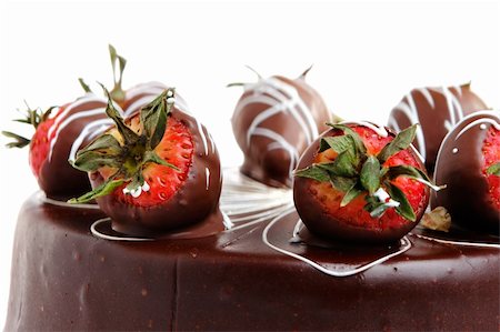 simsearch:633-01574354,k - Strawberry Chocolate cake with white background Stockbilder - Microstock & Abonnement, Bildnummer: 400-03948248