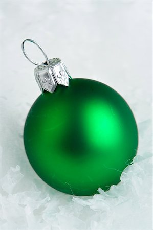 simsearch:400-04776548,k - Macro of christmas bauble on white snow Stock Photo - Budget Royalty-Free & Subscription, Code: 400-03949608