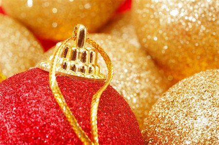 simsearch:700-02461235,k - Close up of decorated Christmas tree balls Fotografie stock - Microstock e Abbonamento, Codice: 400-03949808