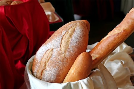 simsearch:659-07738976,k - Loaves of bread in a basket in restaurant buffet Stock Photo - Budget Royalty-Free & Subscription, Code: 400-03940844