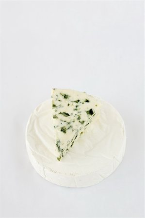 Blue Cheese and Brie on white Foto de stock - Super Valor sin royalties y Suscripción, Código: 400-03940995