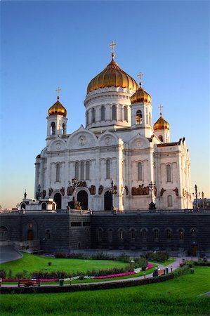 simsearch:400-05306541,k - Christ the Savior Cathedral - the main cathedral of the Russian Orthodox Church in Moscow Stock Photo - Budget Royalty-Free & Subscription, Code: 400-03941220