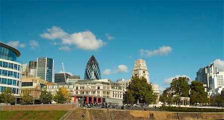 London view from the Tower of London Foto de stock - Super Valor sin royalties y Suscripción, Código: 400-03941346