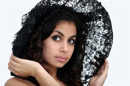 simsearch:400-03939298,k - Beautiful woman in black lace hat Stockbilder - Microstock & Abonnement, Bildnummer: 400-03941795