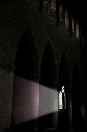 light through a church window Photographie de stock - Aubaine LD & Abonnement, Code: 400-03942893