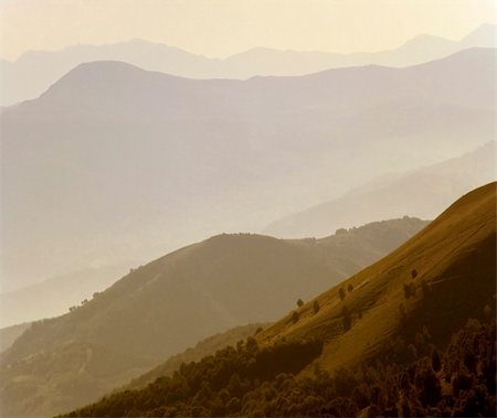 pyrenees france spain border view from col de somport pass between spain and france Foto de stock - Super Valor sin royalties y Suscripción, Código: 400-03943062