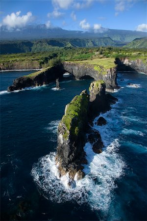 simsearch:400-04006465,k - Aerial of rocky coast on Pacific ocean in Maui, Hawaii. Stock Photo - Budget Royalty-Free & Subscription, Code: 400-03943248