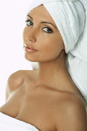 simsearch:695-03387026,k - Portrait of Fresh and Beautiful brunette woman wearing white towel on her head Stockbilder - Microstock & Abonnement, Bildnummer: 400-03954021