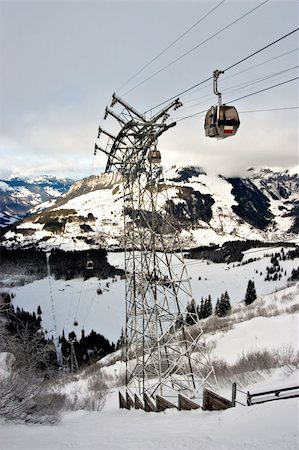 simsearch:841-03035511,k - Mountain gondola in Engelberg, Switzerland. Photographie de stock - Aubaine LD & Abonnement, Code: 400-03956161
