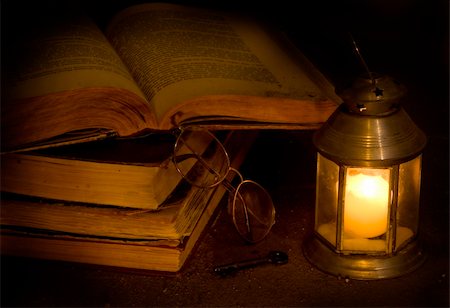 simsearch:400-04284665,k - Open antique books the darkness of night Stock Photo - Budget Royalty-Free & Subscription, Code: 400-03956323