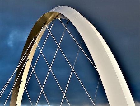 Finnieston Bridge over the  River Clyde in Glasgow Fotografie stock - Microstock e Abbonamento, Codice: 400-03956387