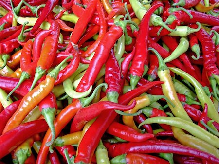 simsearch:614-05650791,k - Pile of colorful spicy chilly peppers on a market Stock Photo - Budget Royalty-Free & Subscription, Code: 400-03956908