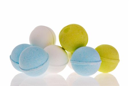 simsearch:600-02264014,k - Bath Bombs isolated on white Stock Photo - Budget Royalty-Free & Subscription, Code: 400-03950257