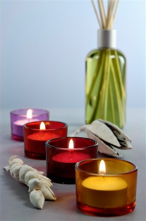 simsearch:400-03950235,k - Diffuser with sticks and candles Photographie de stock - Aubaine LD & Abonnement, Code: 400-03950295