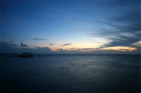 Sunrise on the Indian ocean - maldives Stock Photo - Budget Royalty-Free & Subscription, Code: 400-03952807