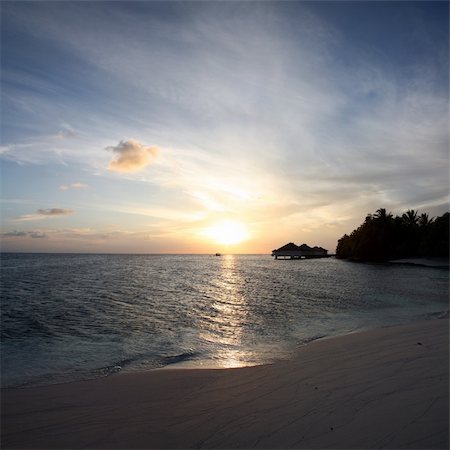 simsearch:630-03482216,k - Sunrise on the Indian ocean - maldives Foto de stock - Super Valor sin royalties y Suscripción, Código: 400-03952814