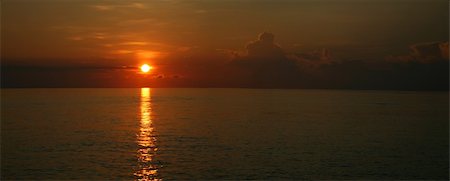 Sunrise on the Indian ocean - maldives Stock Photo - Budget Royalty-Free & Subscription, Code: 400-03952830