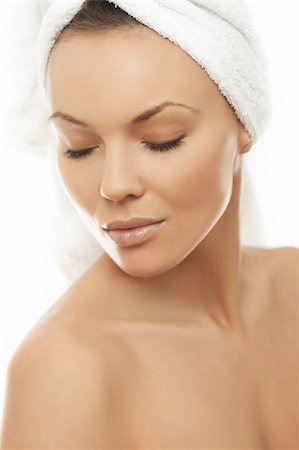 scale makeup woman - Portrait of Fresh and Beautiful brunette woman wearing white towel on her head Stock Photo - Budget Royalty-Free & Subscription, Code: 400-03953553