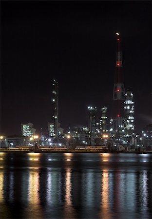 simsearch:400-05898394,k - Petrochemical plant in the night - Antwerp port Stockbilder - Microstock & Abonnement, Bildnummer: 400-03953685