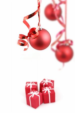 eremm (artist) - Red balls - Christmas decoration Foto de stock - Super Valor sin royalties y Suscripción, Código: 400-03964732