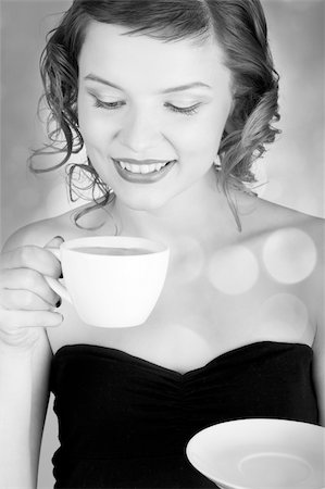 simsearch:400-03965676,k - glamorous girl having a cup of coffee Foto de stock - Super Valor sin royalties y Suscripción, Código: 400-03965654