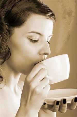 simsearch:400-03965676,k - glamorous girl having a cup of coffee Foto de stock - Super Valor sin royalties y Suscripción, Código: 400-03965659