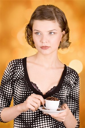 simsearch:400-03965676,k - fashion girl with a coffee cup Foto de stock - Super Valor sin royalties y Suscripción, Código: 400-03965663