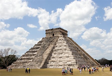 Chichen Itza in the yucatan was a Maya city and one of the greatest religious center and remains today one of the most visited archaeological sites Photographie de stock - Aubaine LD & Abonnement, Code: 400-03967234