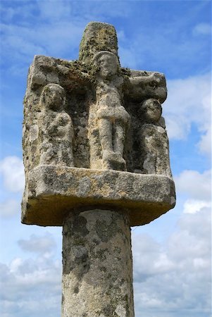 simsearch:400-05269827,k - Breton stone cross near Tumulus Saint-Michel church in Carnac, South Brittany, France Stock Photo - Budget Royalty-Free & Subscription, Code: 400-03967265