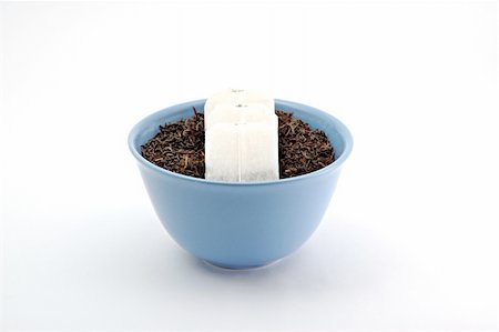 pees (artist) - Tea leafs and bags in blue bowl Foto de stock - Super Valor sin royalties y Suscripción, Código: 400-03967566