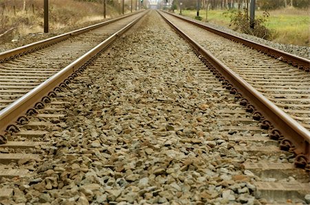 empty train track leading nowhere Photographie de stock - Aubaine LD & Abonnement, Code: 400-03967706