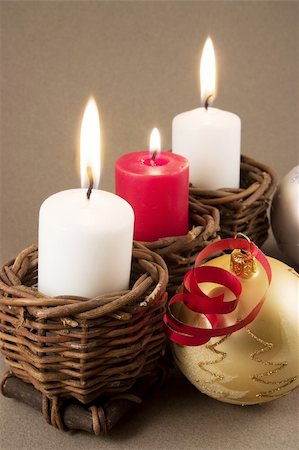 simsearch:632-06354271,k - Christmas decoration with baubles, candle, stars Photographie de stock - Aubaine LD & Abonnement, Code: 400-03967718