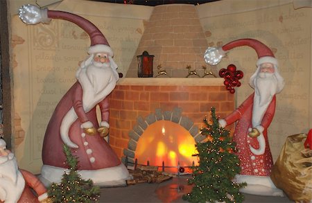 gnome, dwarf house - Christmas Decorations Stockbilder - Microstock & Abonnement, Bildnummer: 400-03968045