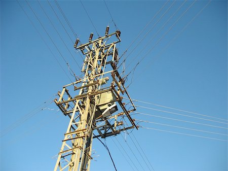 simsearch:846-06111902,k - Transformer tower Stock Photo - Budget Royalty-Free & Subscription, Code: 400-03968327