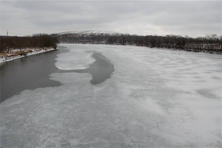Ice on the Cedar River, downtown Cedar Rapids, Iowa Stockbilder - Microstock & Abonnement, Bildnummer: 400-03968475
