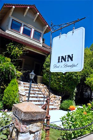 simsearch:614-03982098,k - Exterior and sign of a quaint bed and breakfast inn Stock Photo - Budget Royalty-Free & Subscription, Code: 400-03968614