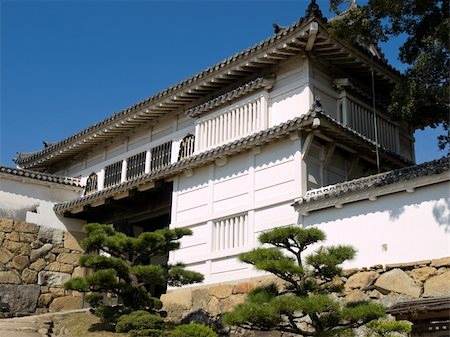 simsearch:400-05915367,k - One of the main inner gates and wall that makes up the Himeji Castle complex Fotografie stock - Microstock e Abbonamento, Codice: 400-03969504