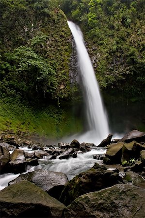 simsearch:600-03685847,k - La Fortuna waterfall, Costa Rica Photographie de stock - Aubaine LD & Abonnement, Code: 400-03969744