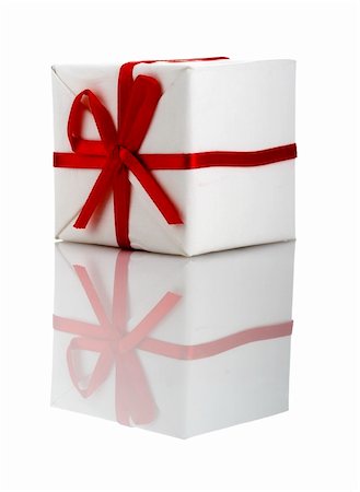 simsearch:400-03956490,k - Christmas season! Small gift boxes with reflection Stockbilder - Microstock & Abonnement, Bildnummer: 400-03960864