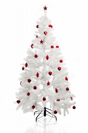 simsearch:400-03960871,k - Christmas white tree with red ornaments Stockbilder - Microstock & Abonnement, Bildnummer: 400-03960875