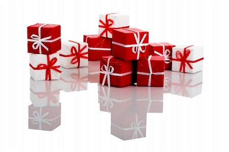 simsearch:400-03961239,k - Christmas season! Small gift boxes with reflection Photographie de stock - Aubaine LD & Abonnement, Code: 400-03962858