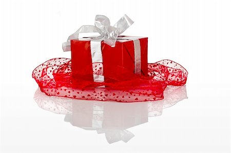 simsearch:400-03961239,k - Christmas season! Beautiful gift boxes with reflection Photographie de stock - Aubaine LD & Abonnement, Code: 400-03962863