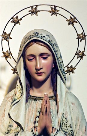Wooden statue of Virgin Mary Stock Photo - Budget Royalty-Free & Subscription, Code: 400-03963011