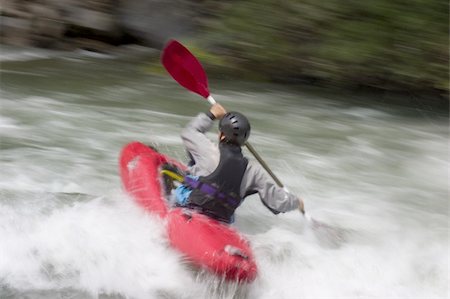 simsearch:400-03963892,k - Kayak on a whitewater river. With tripod and long exposure time - motion blurred Stockbilder - Microstock & Abonnement, Bildnummer: 400-03963892