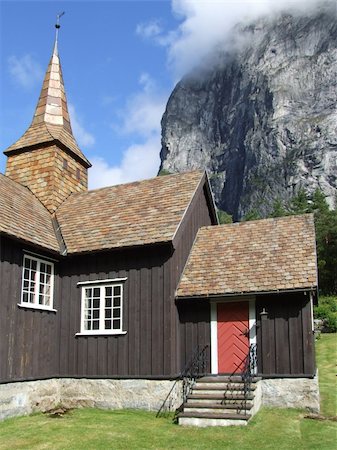 stavely - Stave church in the Romsdal - Norway Foto de stock - Super Valor sin royalties y Suscripción, Código: 400-03963987