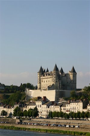 simsearch:400-06329069,k - Saumur Castle at Loire River Photographie de stock - Aubaine LD & Abonnement, Code: 400-03974202