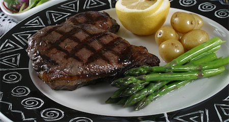 simsearch:649-07436463,k - elk steak with vegetable Foto de stock - Super Valor sin royalties y Suscripción, Código: 400-03974540