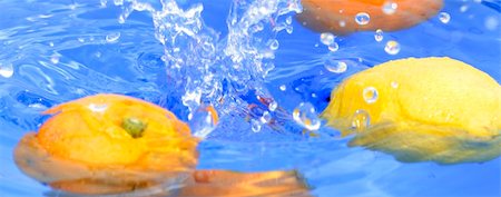 simsearch:400-03966401,k - Oranges and lemons in water Stock Photo - Budget Royalty-Free & Subscription, Code: 400-03975237