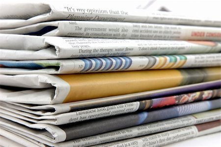 simsearch:400-07774296,k - Close up of a pile of newspaper Stockbilder - Microstock & Abonnement, Bildnummer: 400-03975301